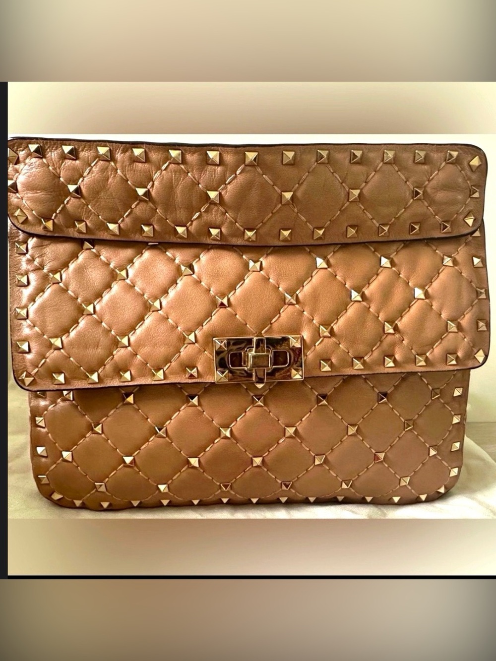🔥FINAL PRICE Valentino Garavani Medium Nappa Rockstud Spike Shoulder Bag - Picture 2 of 16